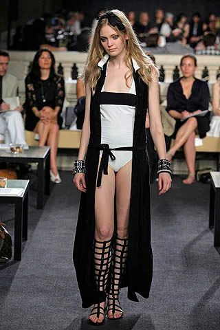 Look 10